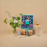 چای تی بگ میکس احمد Ahmad مدل دسته گل چای Tea Bouquet( جعبه فلزی آبی گلدار 72 عددی )