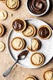 بیسکوئیت کرم شکلاتی نوتلا nutella biscuits ( پاکت 22 عددی )