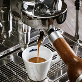 دانه قهوه لاوازا lavazza مدل CREMA E AROMA ( پاکت یک کیلویی )