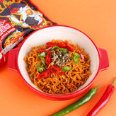 نودل سامیانگ samyang با طعم مرغ خیلی تند ( بسته 140 گرمی )