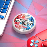قرص خوشبو کننده دهان بدون قند آیس بریکرز Ice Breakers با طعم توت فرنگی Strawberry