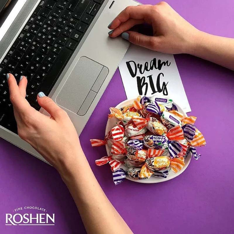 تافی مغزدار میوهای روشن Roshen مدل مینکی بینکی Minky Binky ( بسته یک کیلویی )